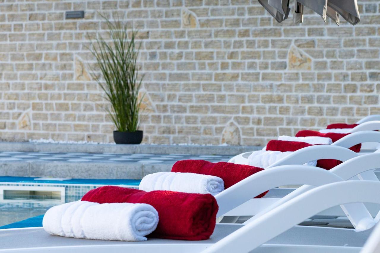 Apartment Miruna S Bazenom Donje Rastane 외부 사진